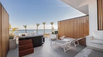 POSH CLUB BY SUNRISE REMAL BEACH