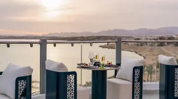 Posh Club by Sunrise Remal Beach