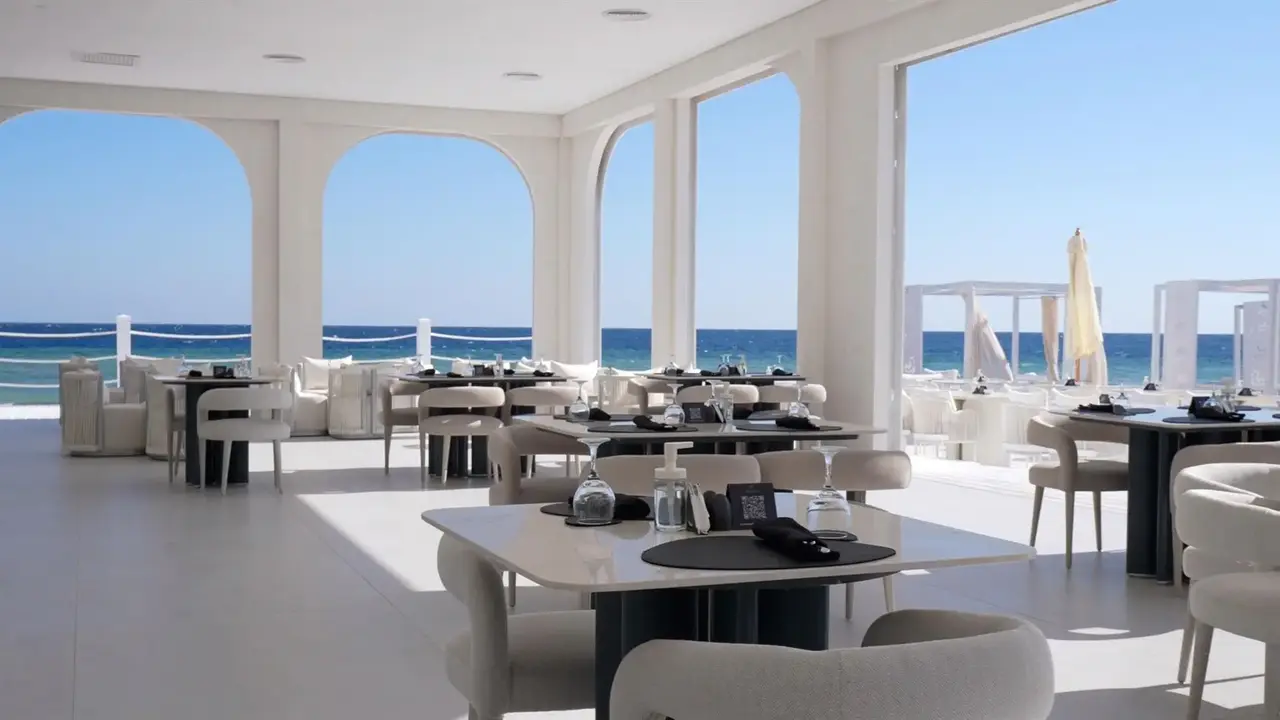 Posh Club by Sunrise Remal Beach