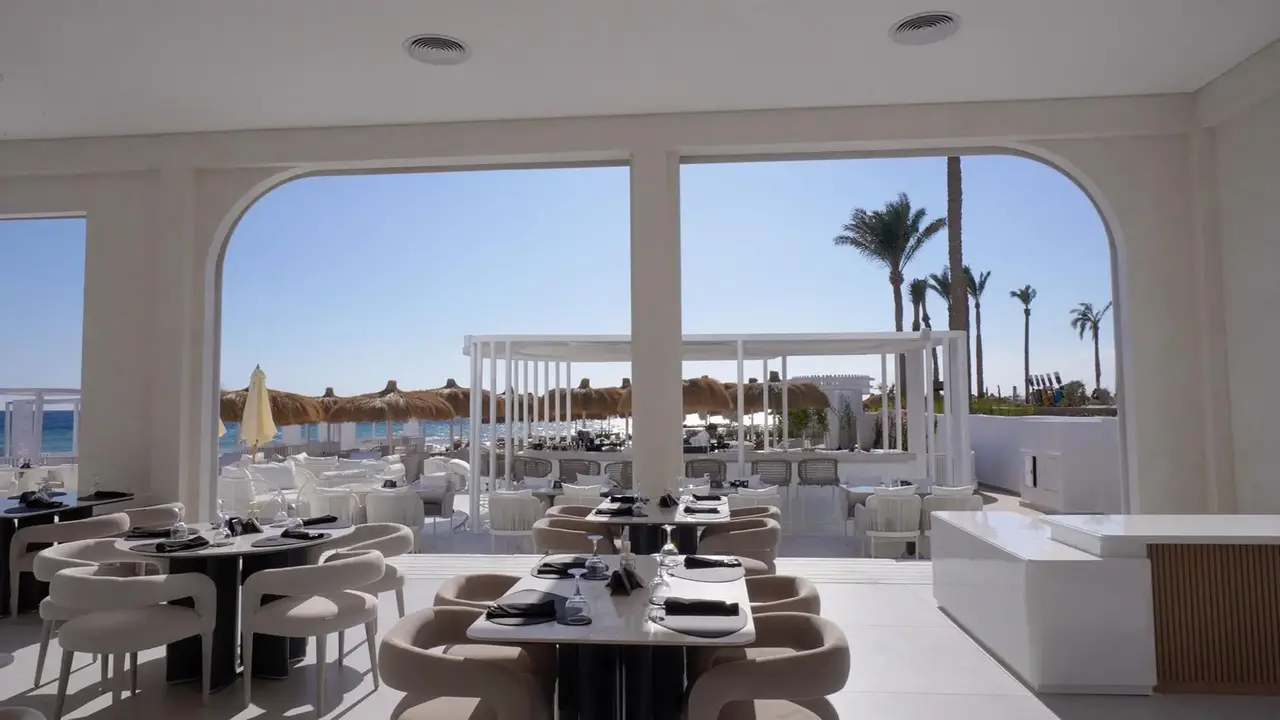 Posh Club by Sunrise Remal Beach