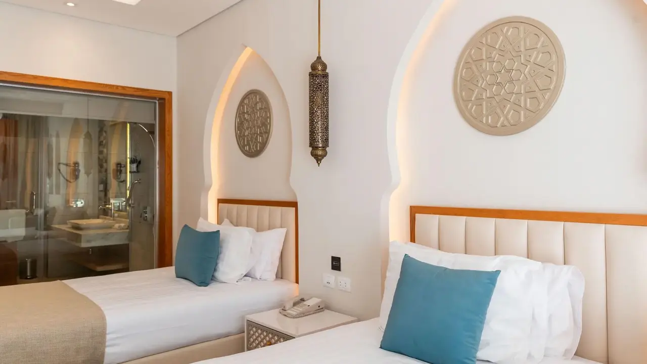 POSH CLUB BY SUNRISE REMAL BEACH