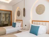 POSH CLUB BY SUNRISE REMAL BEACH