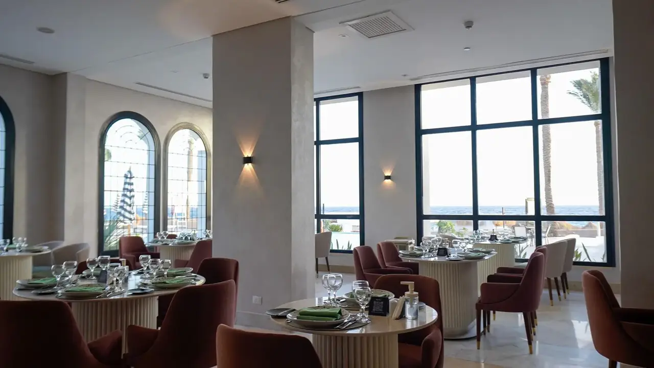 Posh Club by Sunrise Remal Beach