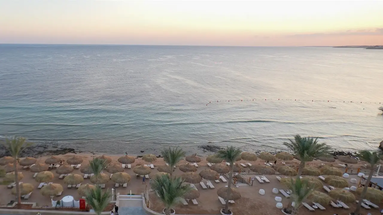Posh Club by Sunrise Remal Beach