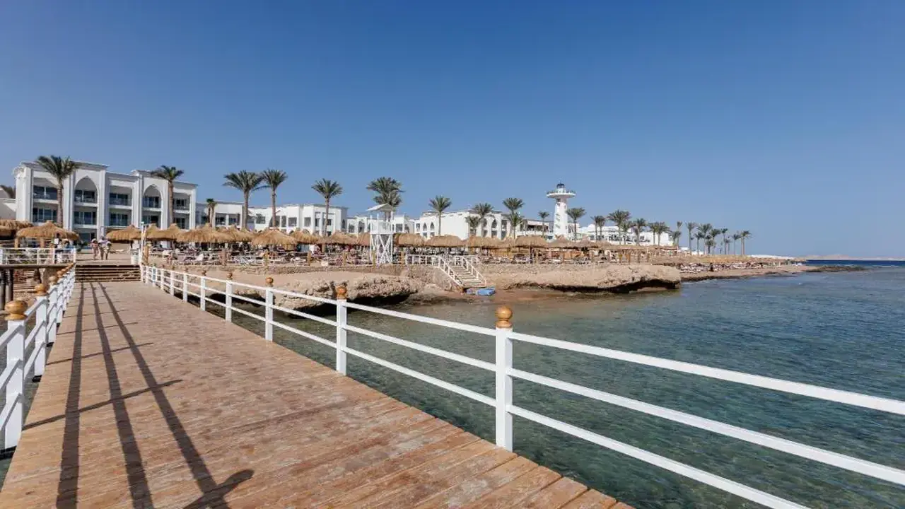 POSH CLUB BY SUNRISE REMAL BEACH