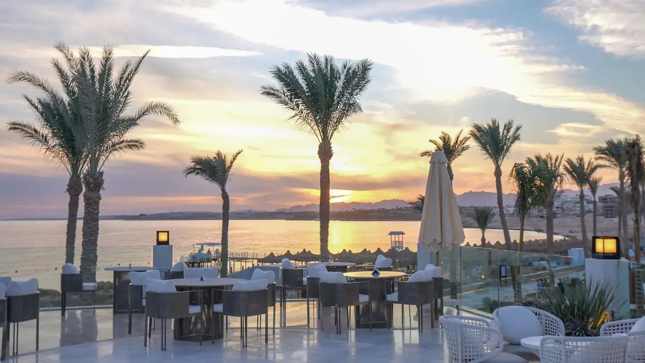 Posh Club by Sunrise Remal Beach