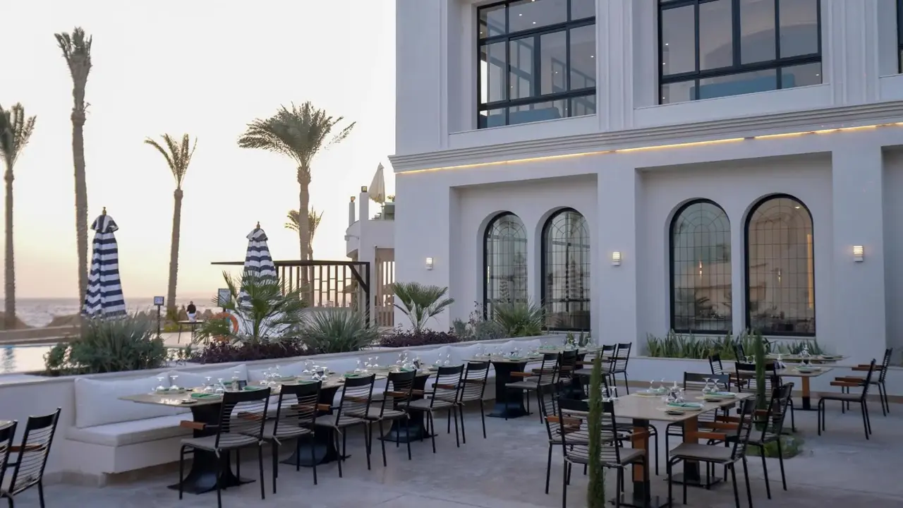 POSH CLUB BY SUNRISE REMAL BEACH