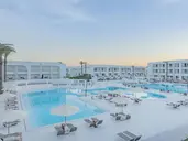 Posh Club by Sunrise White Hills Resort