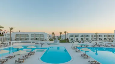 Posh Club by Sunrise White Hills Resort