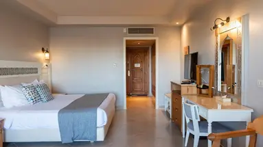 Posh Club Sunrise Arabian Beach Resort