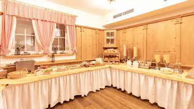 Posthotel Strengen am Arl