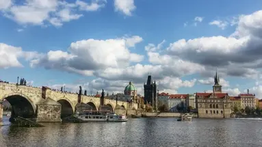 PRAGA - SAMOLOTEM - 4 DNI