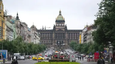PRAGA - SAMOLOTEM - 4 DNI