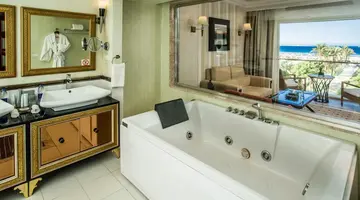 Premier Le Reve Hotel & Spa (Adults Only 16+)