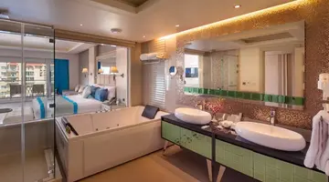 Premier Le Reve Hotel & Spa (Adults Only 16+)