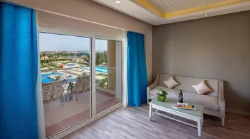 Premier Le Reve Hotel & Spa (Adults Only 16+)