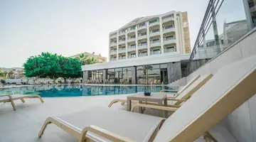 PREMIER NERGIS BEACH HOTEL & SPA