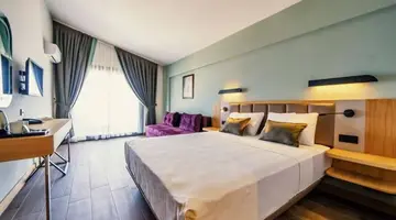 PREMIER NERGIS BEACH HOTEL & SPA