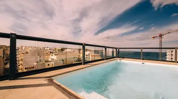 Primera Hotel