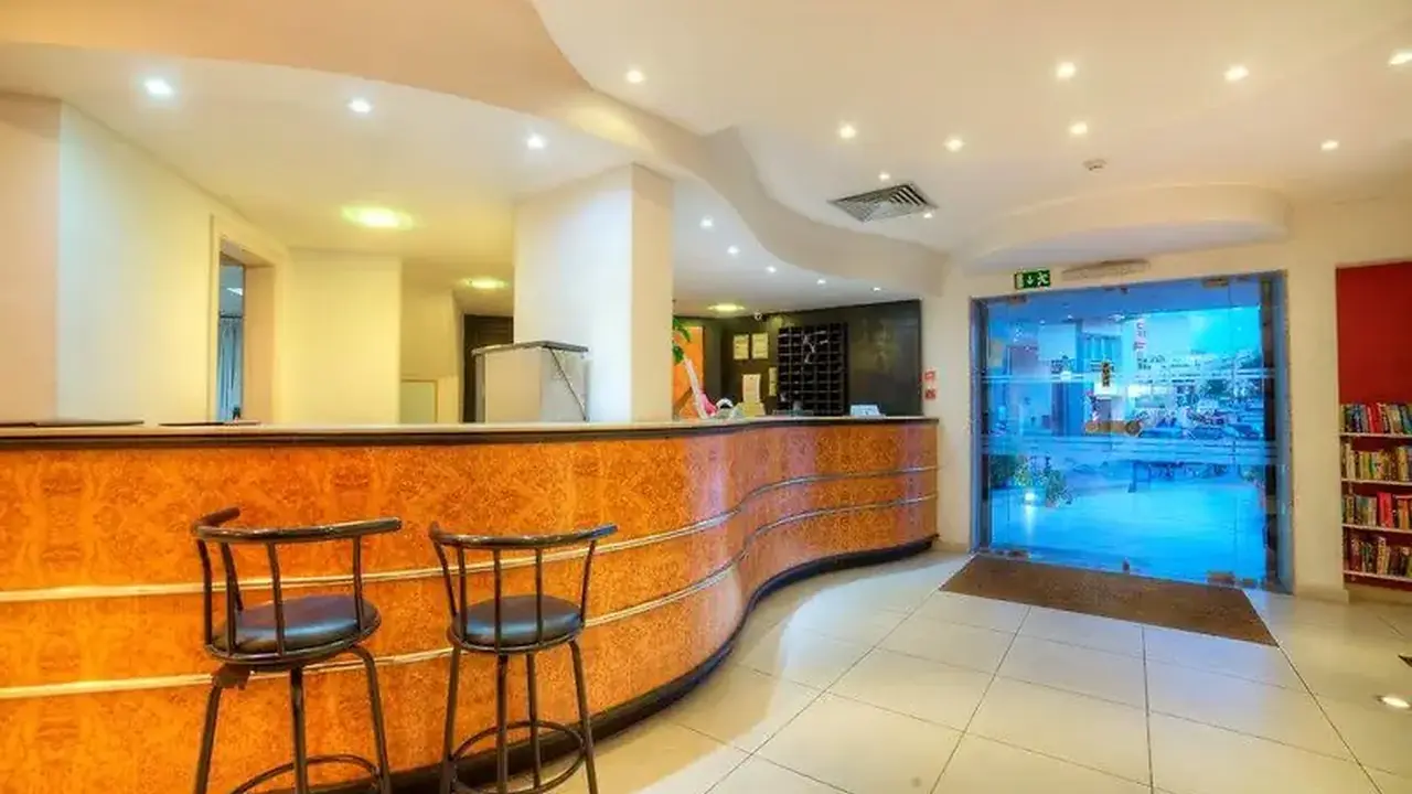Primera Hotel