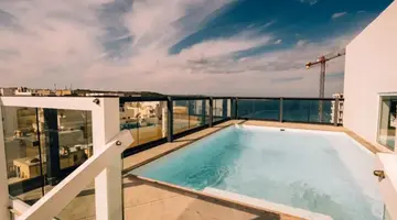Primera Hotel