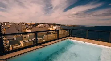 Primera Hotel
