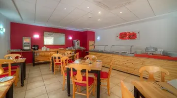 Primera Hotel
