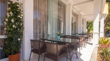 Prince Hotel