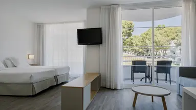 PRINSOTEL LA PINEDA