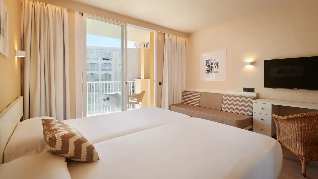 Protur Badia Park Aparthotel