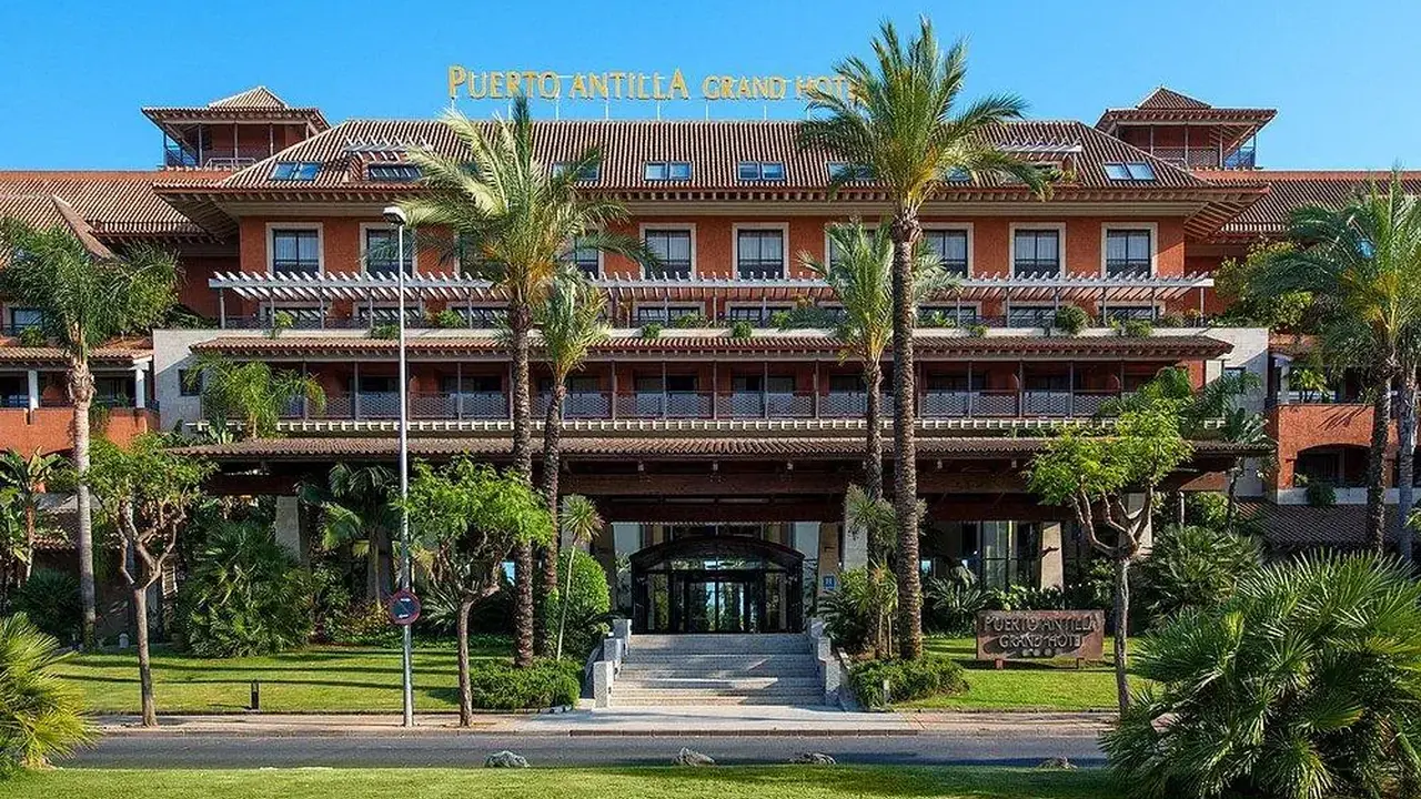 Puerto Antilla Grand Hotel