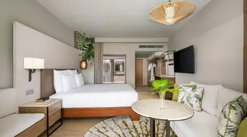 Pullman Phuket Karon Beach Resort