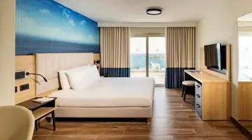 Qawra Palace Resort & Spa