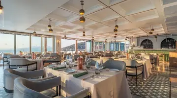 Qlusive Hotel