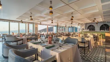Qlusive Hotel