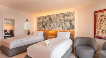 Qlusive Hotel