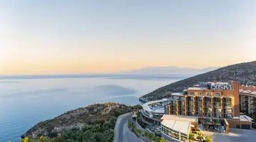QLUSIVE HOTEL