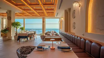 Qlusive Hotel