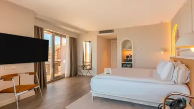 QLUSIVE HOTEL