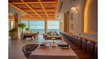 QLUSIVE HOTEL