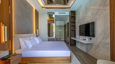 Qlusive Hotel