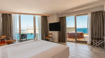 QLUSIVE HOTEL