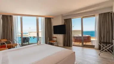 QLUSIVE HOTEL
