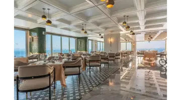QLUSIVE HOTEL