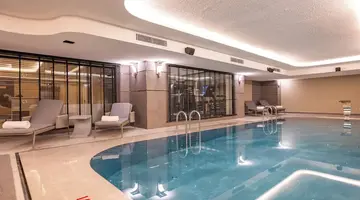 Qlusive Hotel