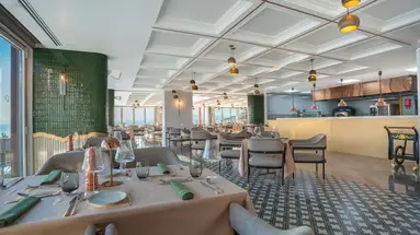Qlusive Hotel