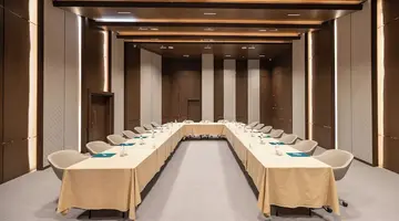 Qlusive Hotel