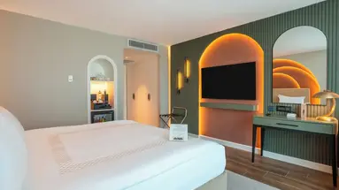Qlusive Hotel