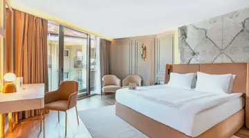 QLUSIVE HOTEL