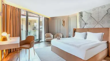 QLUSIVE HOTEL